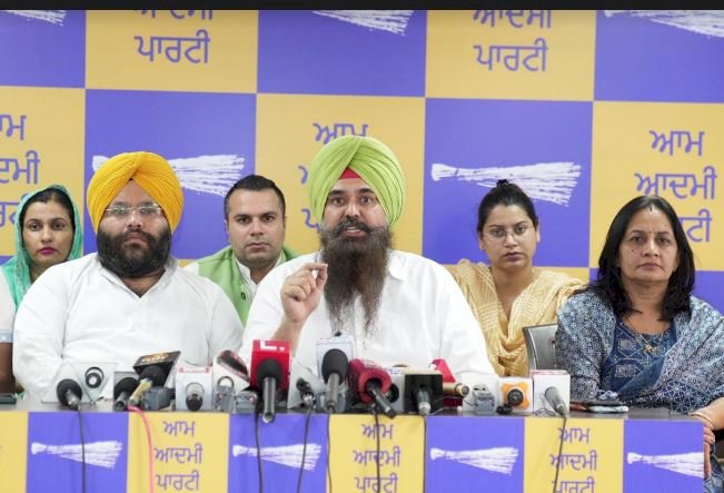 'गोवा स्टडी टूर' भ्रष्टाचार का टूर और करदाताओं पर अनावश्यक बोझ: आप