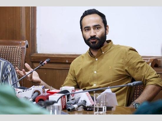 मीत हेयर ने वाणिज्यिक खनन स्थलों को शुरू करने के सभी कार्यों को 20 सितंबर तक पूरा करने का निर्देश दिया