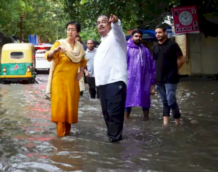 दिल्ली में हालात बेकाबू ', आप मंत्री आतिशी बोलीं- 'पहली बार ऐसा हुआ कि यमुना का जलस्तर... '
