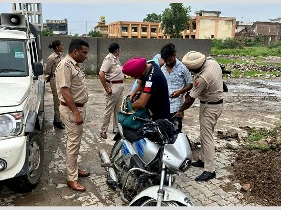 पंजाब पुलिस ने एसटीएफ के साथ संयुक्त अभियान में 19 को पकड़ा, 13.96 लाख रुपये ड्रग मनी बरामद की