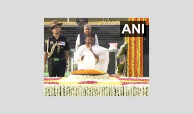 राष्ट्रपति मुर्मू, पीएम मोदी ने वाजपेयी को 5वीं पुण्य तिथि पर श्रद्धांजलि दी, एनडीए के सहयोगी भी मौजूद रहे