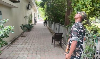 ईडी ने पंजाब के पूर्व मंत्री भारत भूषण आशु, करीबी सहयोगियों के परिसरों पर छापे मारे