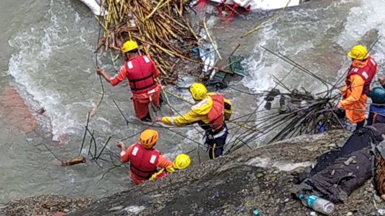 गौरीकुंड हादसे में 20 लापता लोगों की तलाश जारी, चौथे दिन भी कोई सुराग नहीं