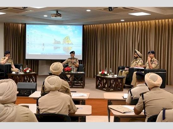 डीजीपी पंजाब ने पटियाला और रोपड़ रेंज की कानून व्यवस्था की समीक्षा बैठक की