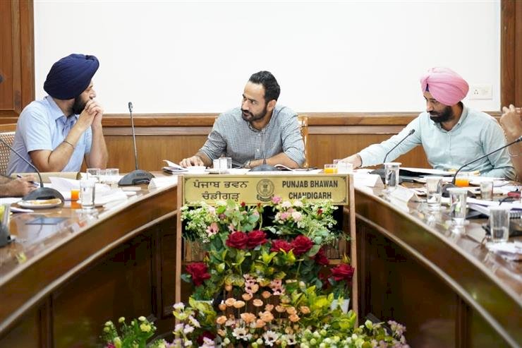 मीत हेयर ने वाणिज्यिक खनन स्थलों को शुरू करने के सभी कार्यों को 20 सितंबर तक पूरा करने का निर्देश दिया