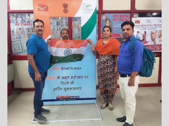 "हर घर तिरंगा" अभियान 2.0 को शानदार प्रतिक्रिया, डाकघर फिरोजपुर में 23,930 राष्ट्रीय झंडे बिके