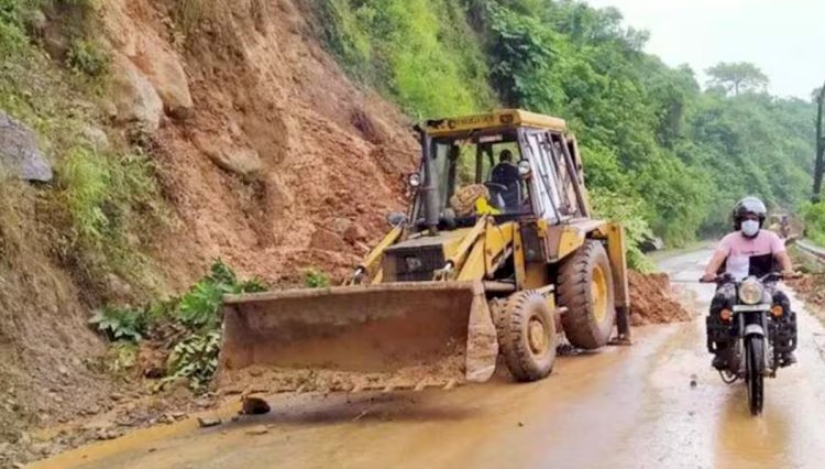 हिमाचल प्रदेश: छोटा पुल ढहने से धर्मशाला-शिमला राष्ट्रीय राजमार्ग 88 का संपर्क टूट गया