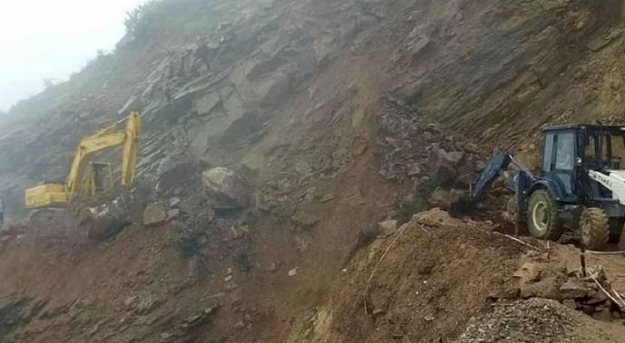 उत्तराखंड: तीन दिन से बंद है गंगोत्री हाइवे