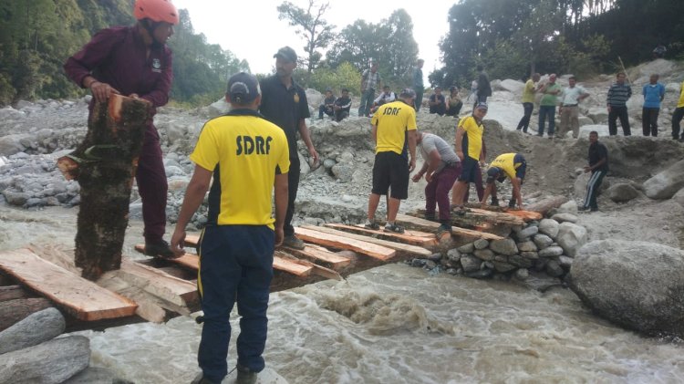 उत्तराखंड:सूदूरवर्ती रतगांव में पैदल पुलिया बनने से आवाजाही हुई शुरू
