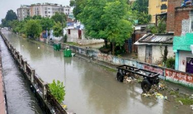 यूपी: लखनऊ में भारी बारिश, कई इलाकों में जलभराव