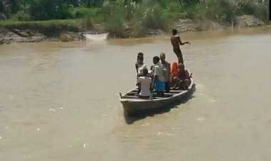 बिहार के मुजफ्फरपुर में बागमती नदी में नाव पलटने से 10 बच्चे लापता