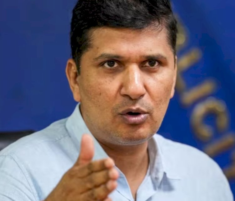 शिवलिंग पर सीवर के पानी से जलाभिषेक  दिल्ली में राजनीति गरमाई , आप मंत्री बोले- 'एलजी साहब ने किया पाप'