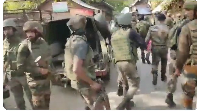 जम्मू-कश्मीर के अनंतनाग में आतंकवादियों के साथ मुठभेड़, सेना के कर्नल और पुलिसकर्मी गंभीर रूप से घायल