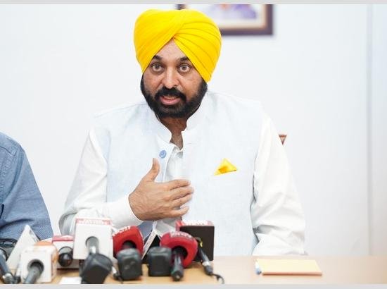कर्ज में डूबी है पंजाब सरकार ? भगवंत मान ने राज्यपाल बनवारीलाल के पत्र का दिया बड़ा जवाब