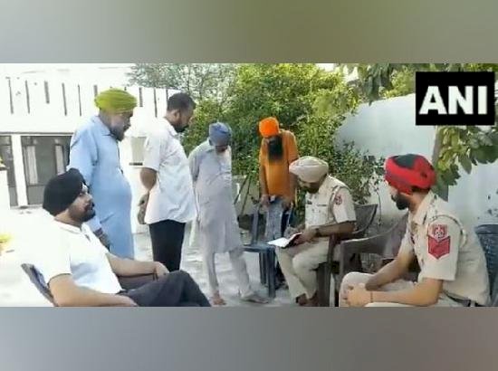 गैंगस्टर गोल्डी बराड़ के सहयोगियों को पकड़ने के लिए पुलिस ने कई जिलों में छापेमारी की