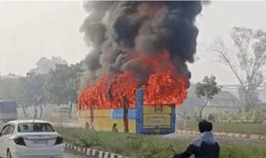 लुधियाना में चलती बस में लगी आग, यात्रियों को समय रहते निकाला गया