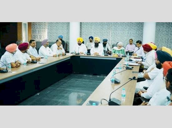 कृषि मंत्री खुडियन के आश्वासन पर आढ़तियों ने हड़ताल समाप्त की