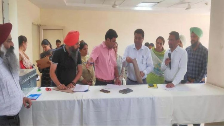 मोहाली प्रशासन ने ड्रॉ द्वारा 44 अस्थायी पटाखा लाइसेंस आवंटित किए
