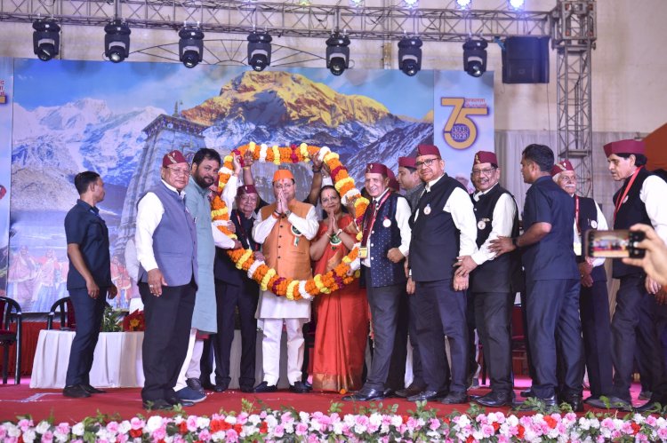 लखनऊ: मुख्यमंत्री धामी ने लखनऊ में किया उत्तराखंड महोत्सव का शुभारंभ