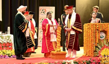 गढ़वाल विश्वविद्यालय के दीक्षांत समारोह में शामिल हुईं राष्ट्रपति द्रौपदी मुर्मू