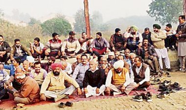 मांगें पूरी नहीं होने पर पंजाब की 9 चीनी मिलों के कर्मचारी हड़ताल पर