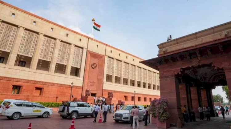 हैकिंग प्रयास अलर्ट पर संसद पैनल Apple अधिकारियों को बुला सकता है: रिपोर्ट