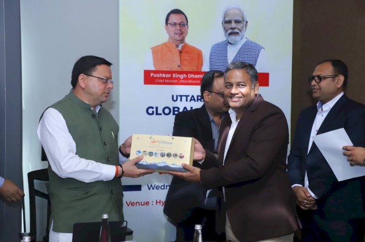अहमदावाद में आयोजित रोड शो में उद्योग समूहों के साथ 20 हज़ार करोड़ से अधिक के एमओयू किए गए