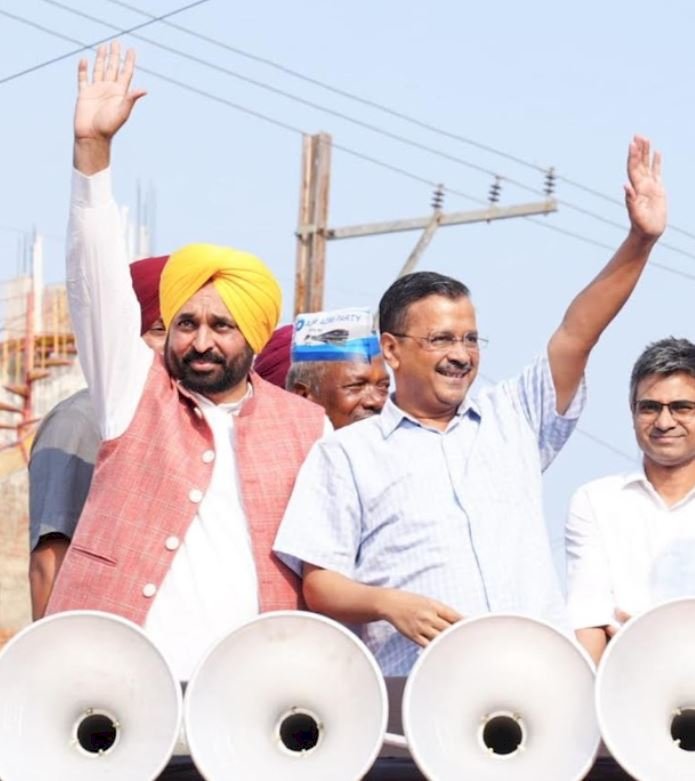 भगवंत मान और अरविंद केजरीवाल ने एमपी के सिंगरौली में किया रोड शो, आप उम्मीदवारों के लिए वोट मांगे