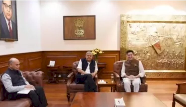 आप सांसद राघव चड्ढा ने राज्यसभा के चेयरमैन से की मुलाकात