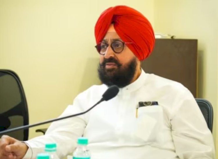 आटे की होम डिलीवरी की बजाय गेहूं दे सरकार: बाजवा