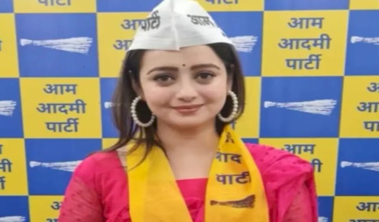 पहली बार वोट डालने पहुंची आप की चाहत पांडे, दमोह सीट से हैं उम्मीदवार