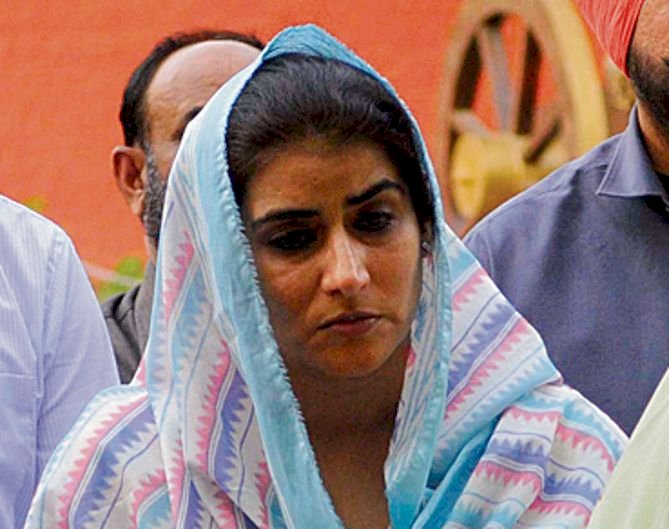 कोर्ट ने बिक्रम मजीठिया की विधायक पत्नी गनीवे मजीठिया को समन भेजा