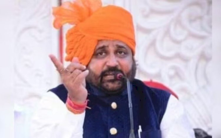 जयपुर में करणी सेना के अध्यक्ष सुखदेव सिंह गोगामेड़ी की गोली मारकर हत्या, बंदूकधारी भाग गए