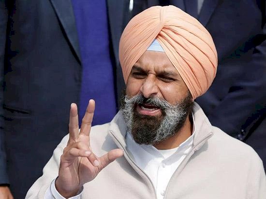 आम आदमी पार्टी सबसे बड़ी माफिया है: बिक्रम मजीठिया