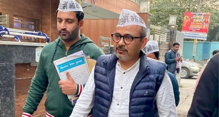 AAP विधायक दिलीप पांडेय का ‘मैं भी केजरीवाल’ अभियान, मुखर्जी नगर में ली जनता की राय