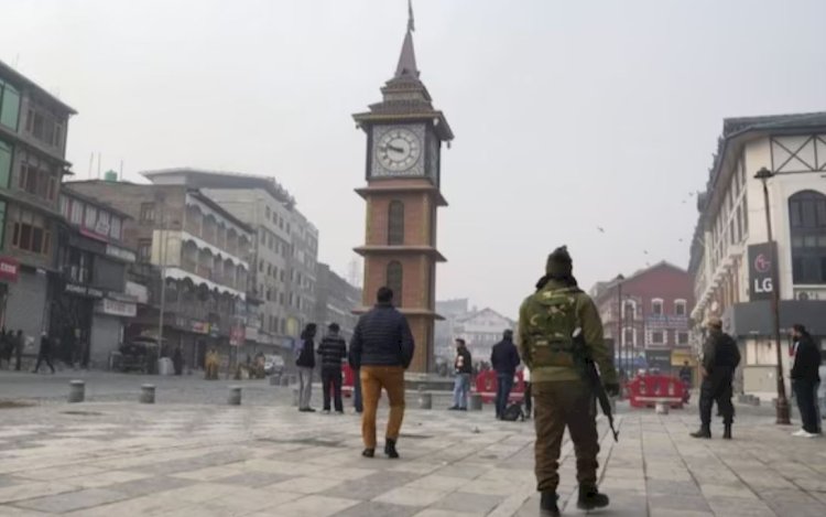 अनुच्छेद 370 को ख़त्म करना, जम्मू और कश्मीर की विशेष स्थिति, वैध: सुप्रीम कोर्ट