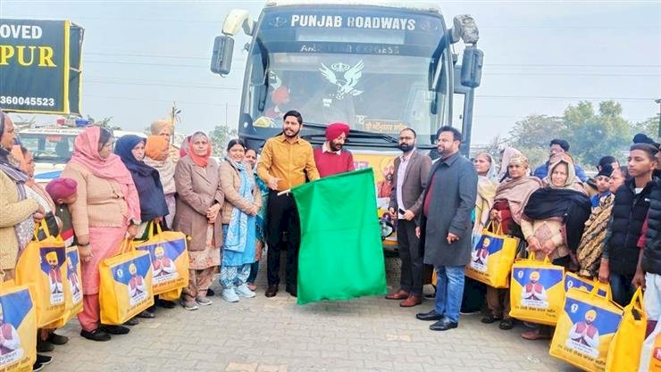 बटाला के विधायक अमनशेर सिंह शेरी कलसी ने श्री आनंदपुर साहिब और श्री अमृतसर साहिब के दर्शन के लिए बस को हरी झंडी दिखाकर रवाना किया