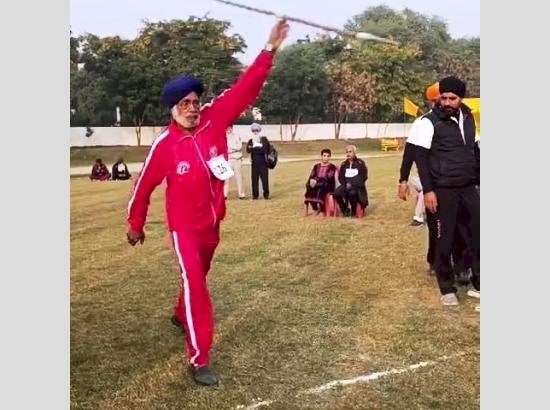 101 वर्षीय जगतार सिंह ने फिरोजपुर में आयोजित मास्टर एथलीट में स्वर्ण पदक जीता