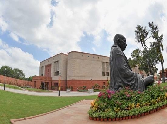 लोकसभा से 49 विपक्षी सांसद निलंबित, संसद से निलंबित सांसदों की संख्या 141 हो गई