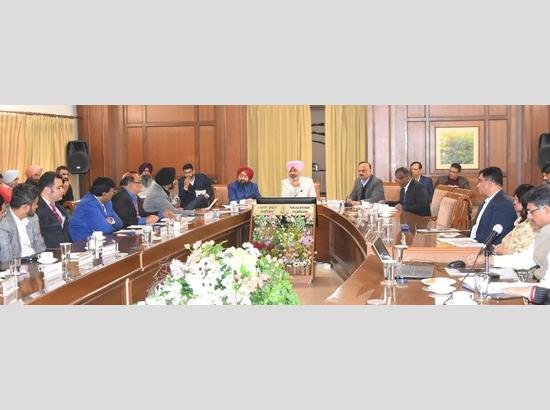 पंजाब के वित्त मंत्री चीमा ने बैंकों को ऋण वितरण में पूरी ताकत लगाने का निर्देश दिया