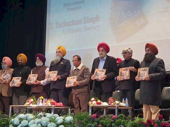 स्पीकर संधवान ने पूर्व सांसद और पद्म भूषण पुरस्कार विजेता तरलोचन सिंह की जीवनी का विमोचन किया