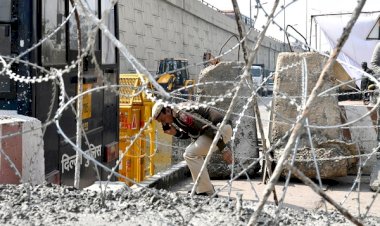 टिकरी बॉर्डर पर बढ़ाया सुरक्षा का दायरा,  सिमेंटिड दीवार के आगे लगाए जा रहे हैं दोहरे सिमेंटिड बैरिकेड