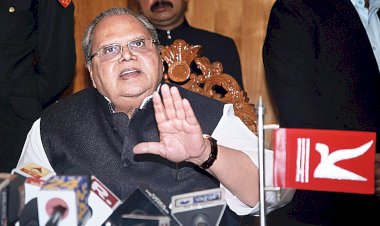 सत्यपाल मलिक के घर पर पहुँची सीबीआई, राहुल गांधी बोले- ये है मदर ऑफ़ डेमोक्रेसी?