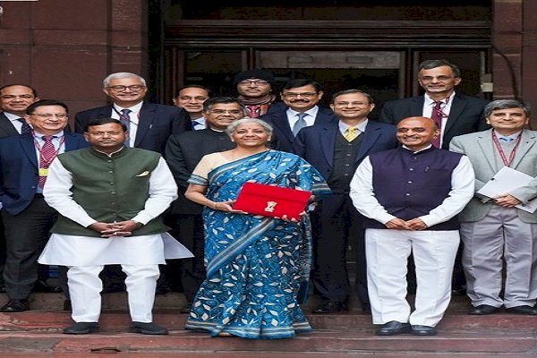 इनकम टैक्स में कोई राहत नहीं:3 लाख तक की इनकम ही रहेगी टैक्स फ्री