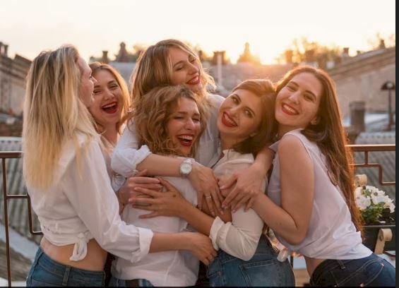 जानें किस देश में रहती हैं सबसे खूबसूरत महिलाएं?  