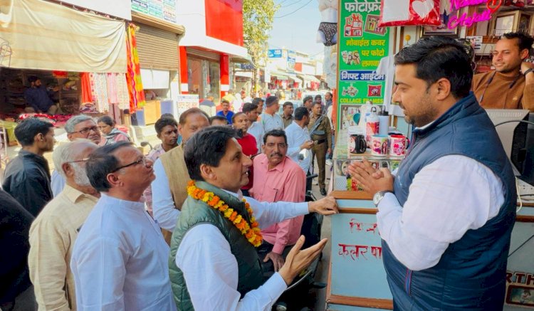 दीपेंद्र हुड्डा ने घर-घर कांग्रेस हर घर कांग्रेस अभियान के तहत झज्जर में लोगों से की मुलाकात 