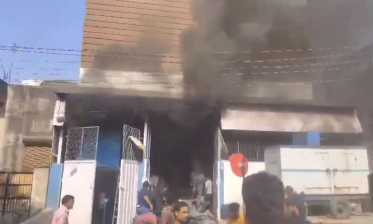 सोनीपत के राई में फैक्ट्री में लगी आग, 30 से ज्यादा मजदूर चपेट में आए