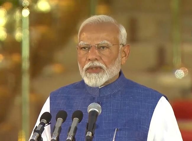 नरेंद्र मोदी तीसरी बार देश के प्रधानमंत्री बने, राष्ट्रपति द्रौपदी मुर्मु ने दिलवाई शपथ, इन मंत्रियों ने भी ली शपथ
