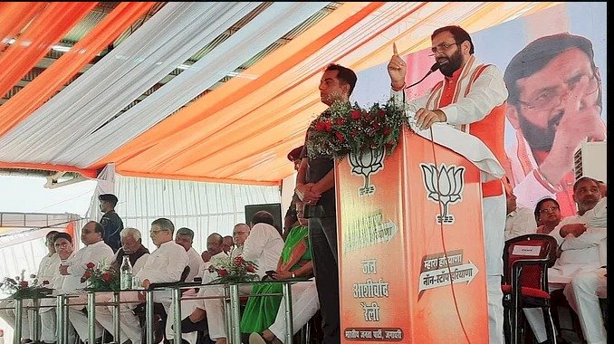 ‘बापू-बेटा हिसाब मांगते घूम रहे हैं’, सीएम नायब सैनी का कांग्रेस पर तंज