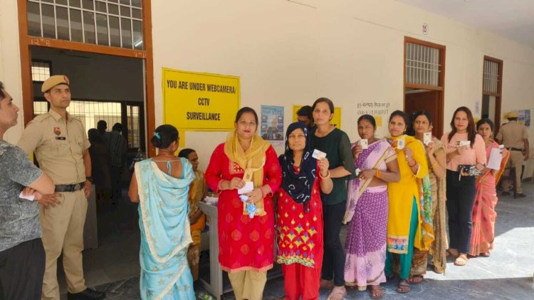 हरियाणा में दोपहर 1 बजे तक 36.69 फीसदी मतदान, मेवात में अब तक सबसे ज्यादा 42.64 फीसदी वोटिंग, पंचकूला में सबसे कम 25.89 प्रतिशत वोटिंग